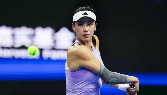 裁判视而不, alt, 气质 裁判视而不, alt, 气质