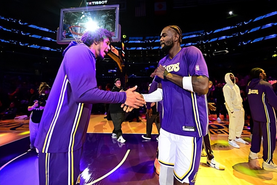 场比赛中, JJ 场比赛中, JJ